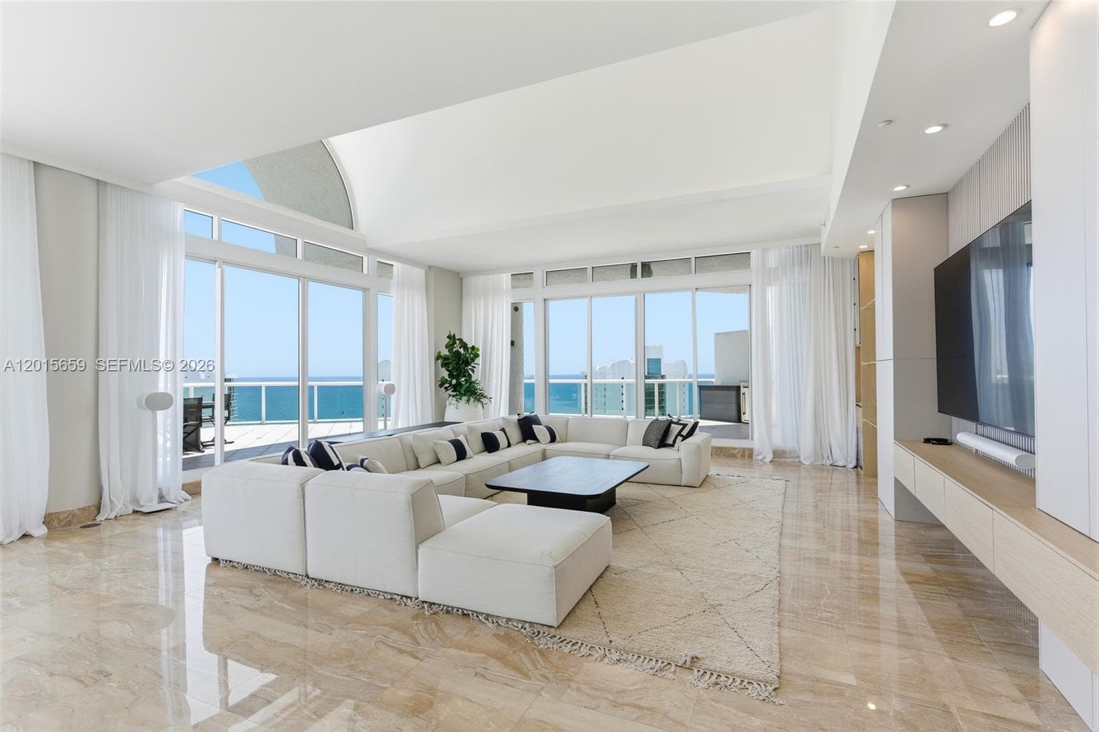 16400 Collins Ave PH41 photo 1