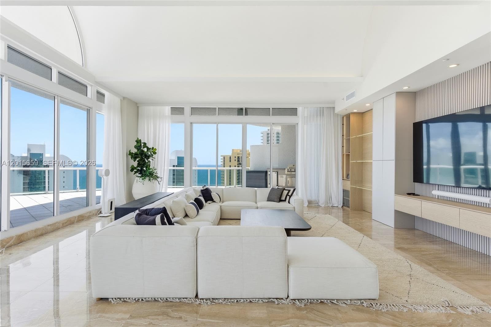 16400 Collins Ave PH41 photo 9