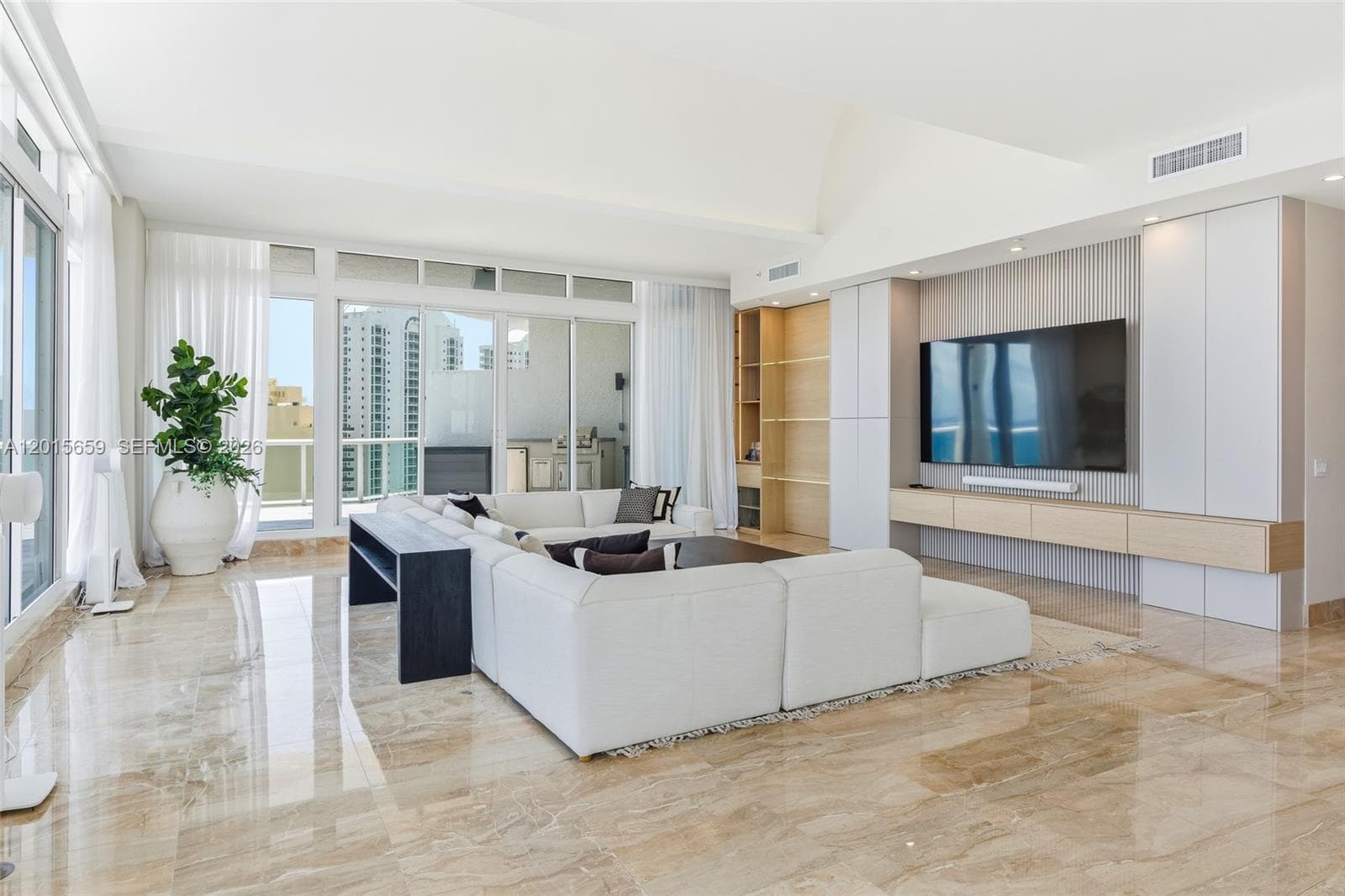 16400 Collins Ave PH41 photo 10