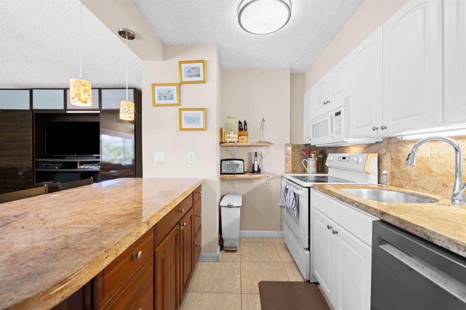 2825 NE 33rd 201 photo 17