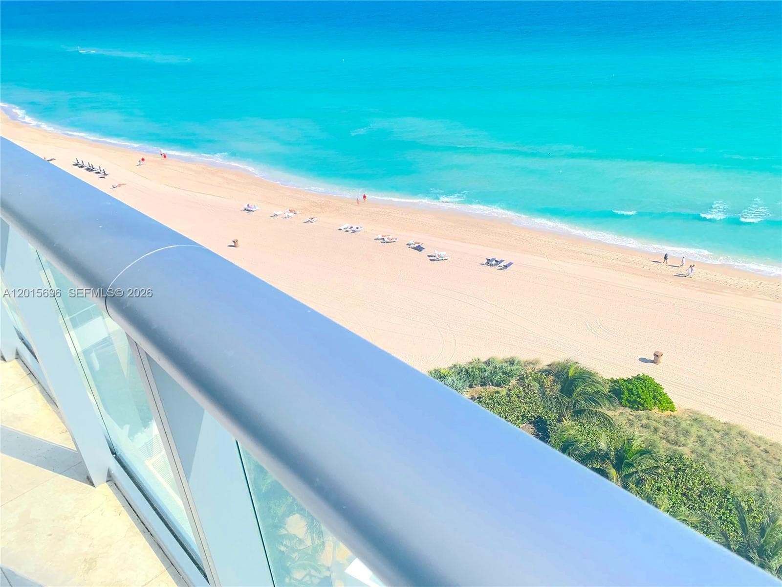 17001 Collins Ave 1407 photo 2