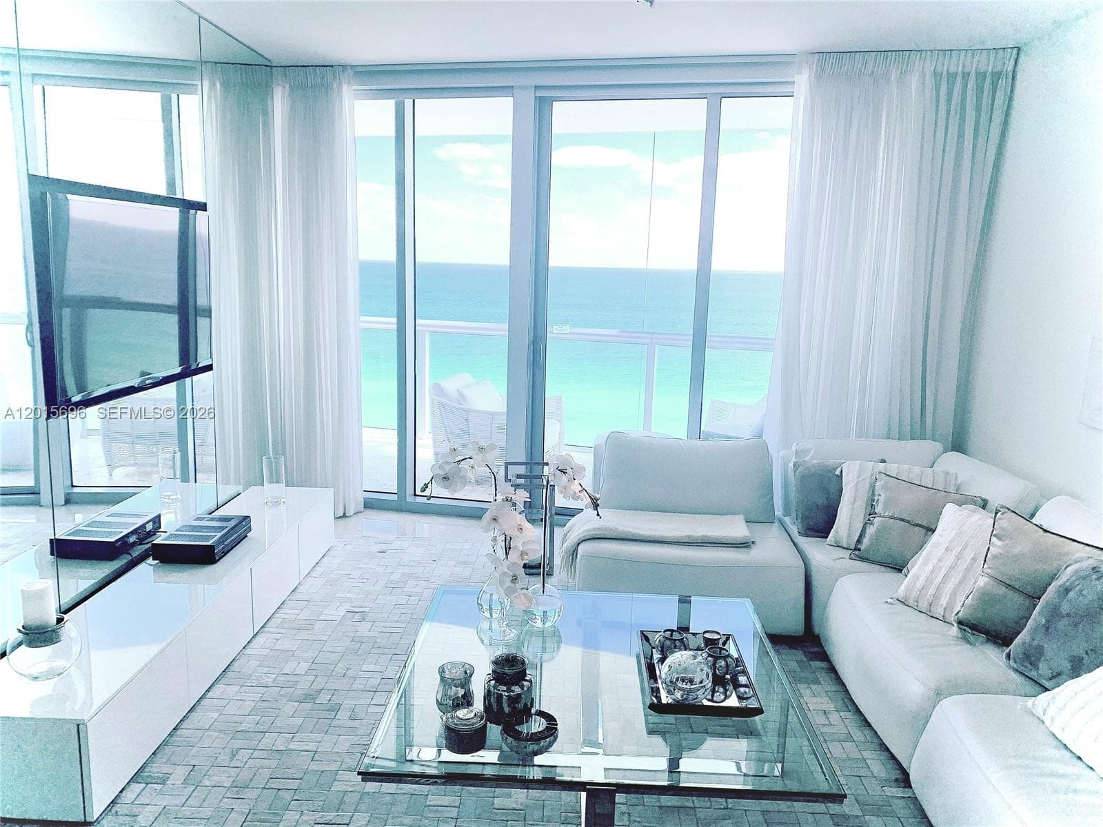 17001 Collins Ave 1407 photo 3