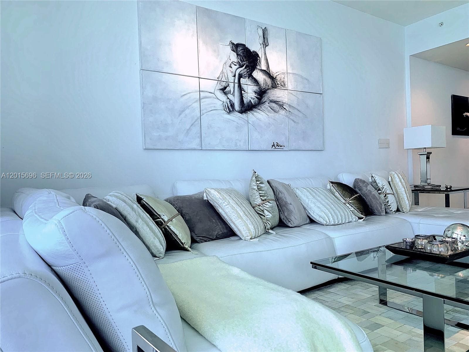 17001 Collins Ave 1407 photo 4