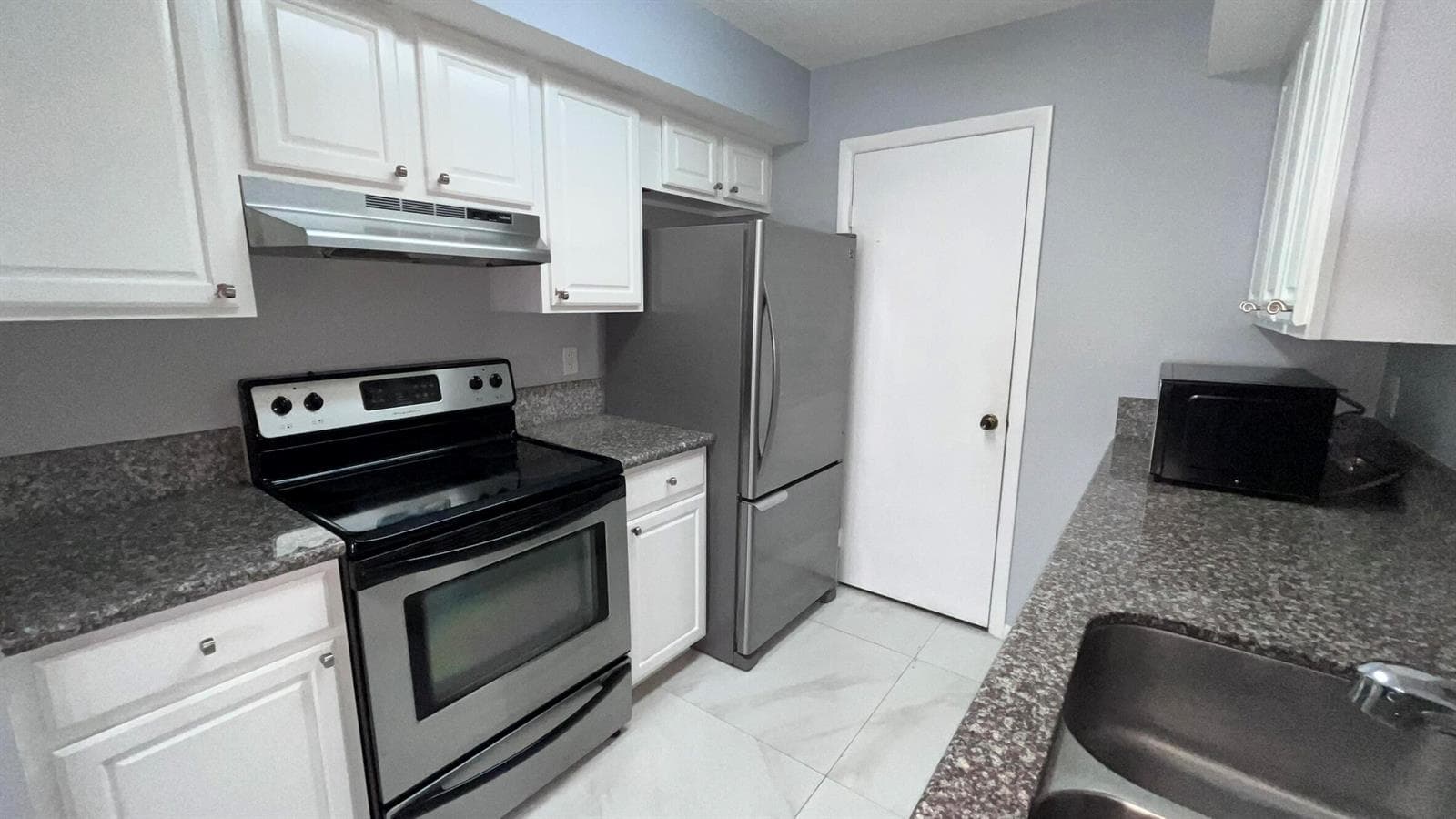 815 W Boynton Beach Boulevard 11-107 photo 3
