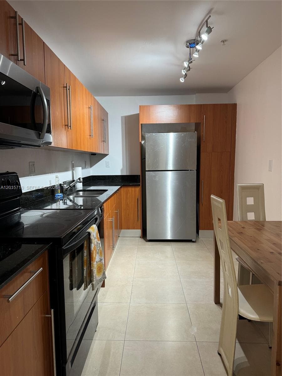3001 Ocean Dr 703 photo 7