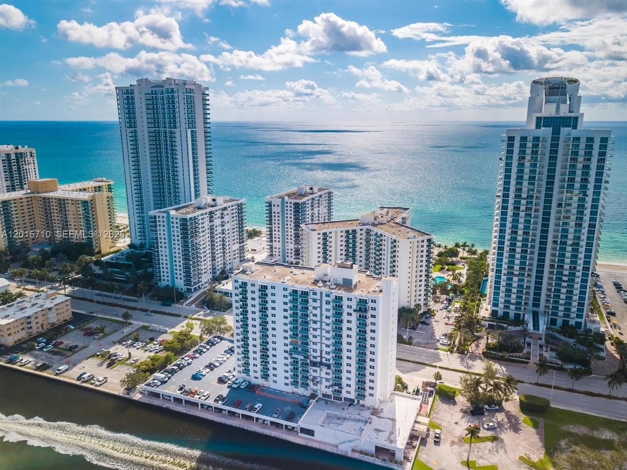3001 Ocean Dr 703 photo 1