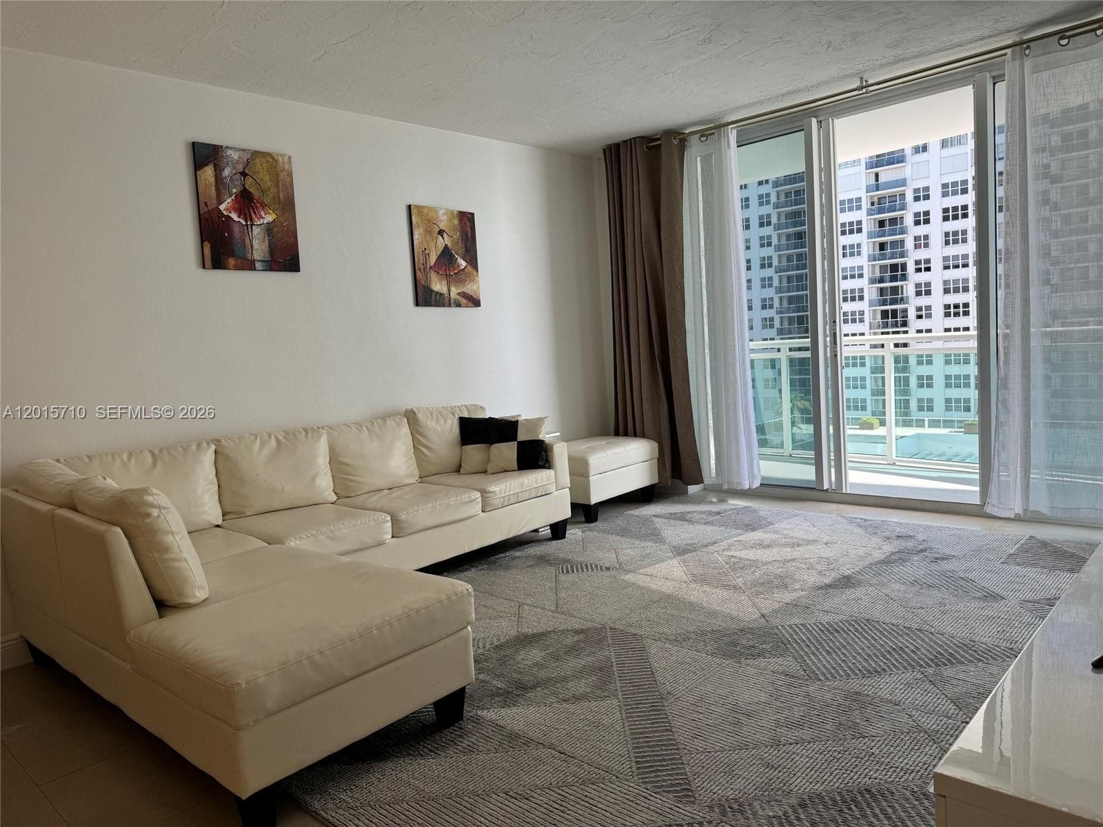 3001 Ocean Dr 703 photo 5