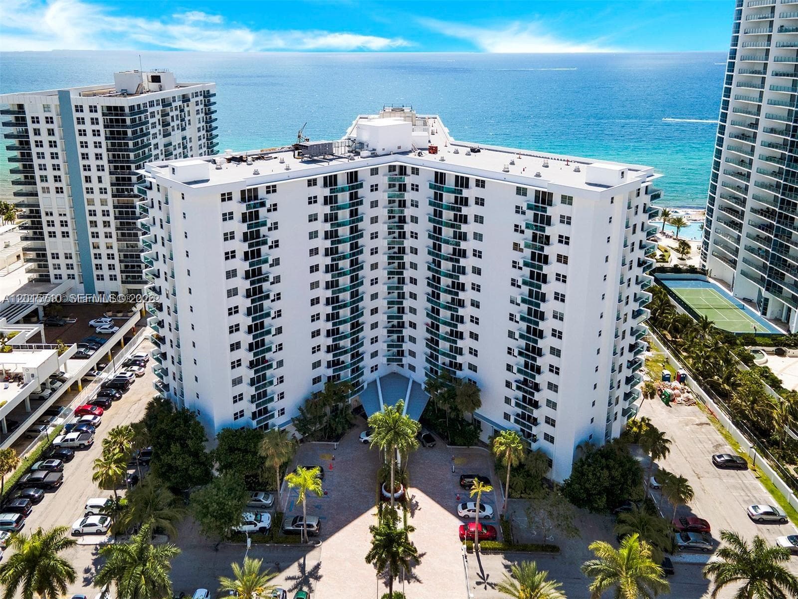 3001 Ocean Dr 703 photo 19