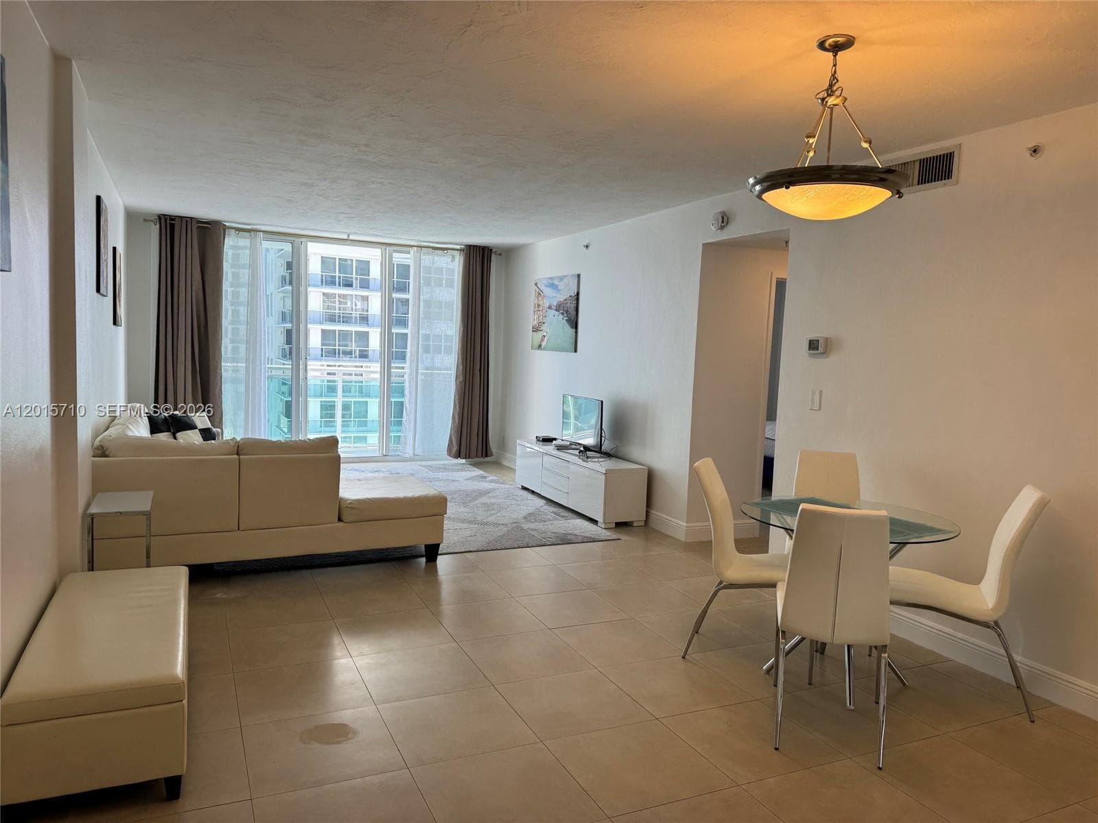 3001 Ocean Dr 703 photo 4