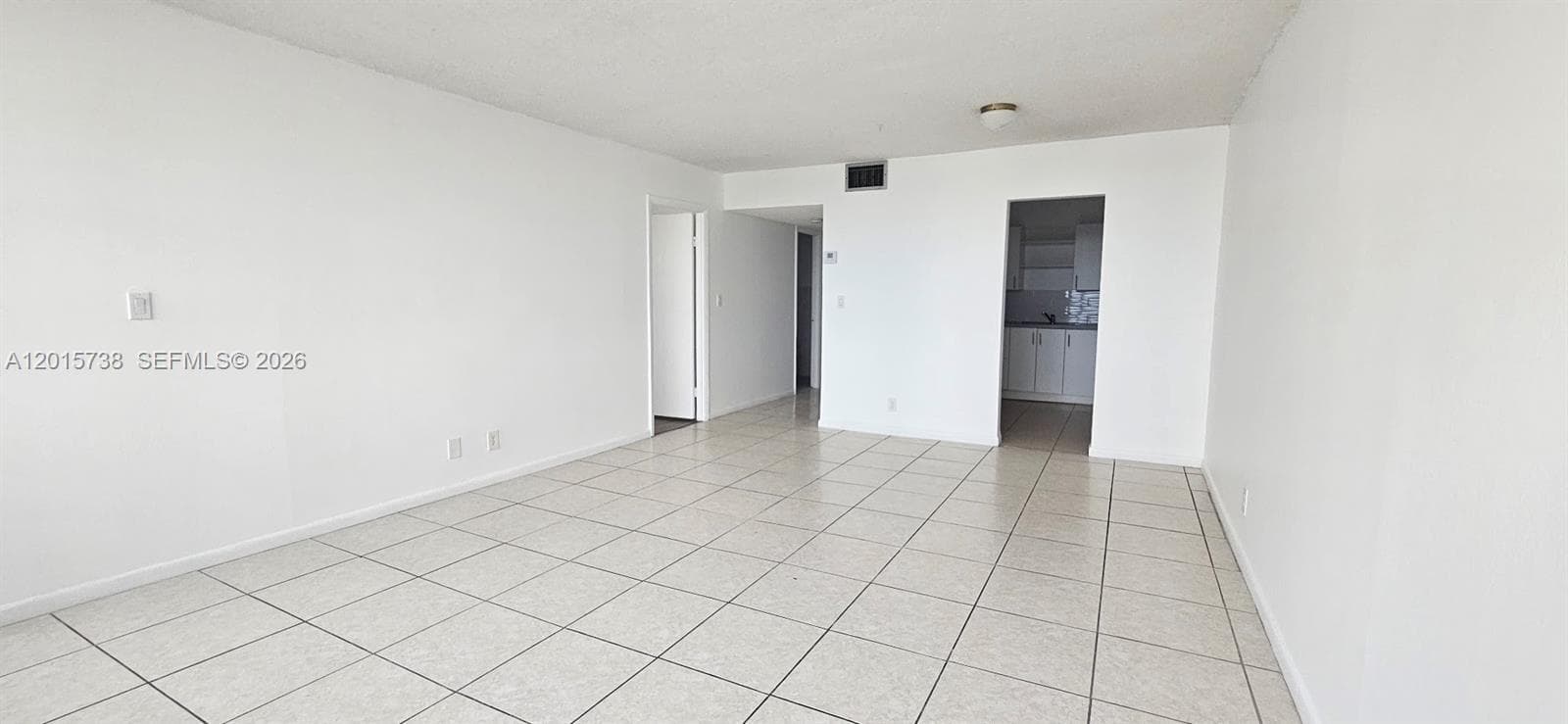 2025 164th St 306 photo 4
