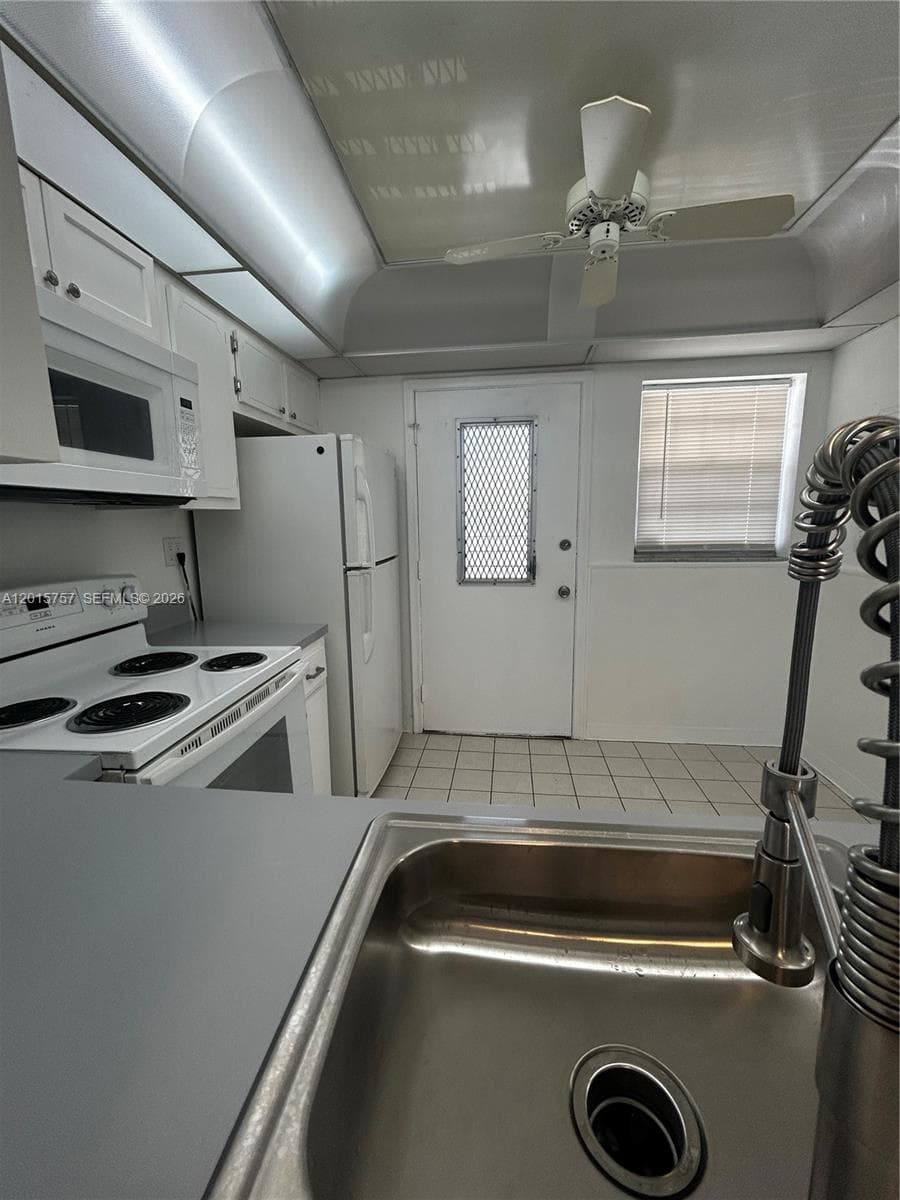 3849 169th St 204 photo 22
