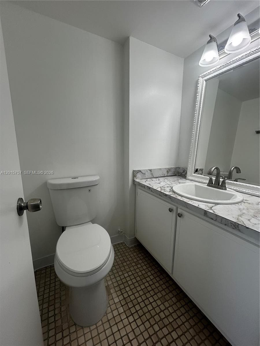 3849 169th St 204 photo 8