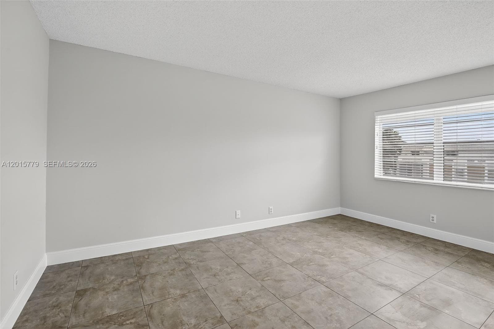 3050 16th Ave 407 photo 14