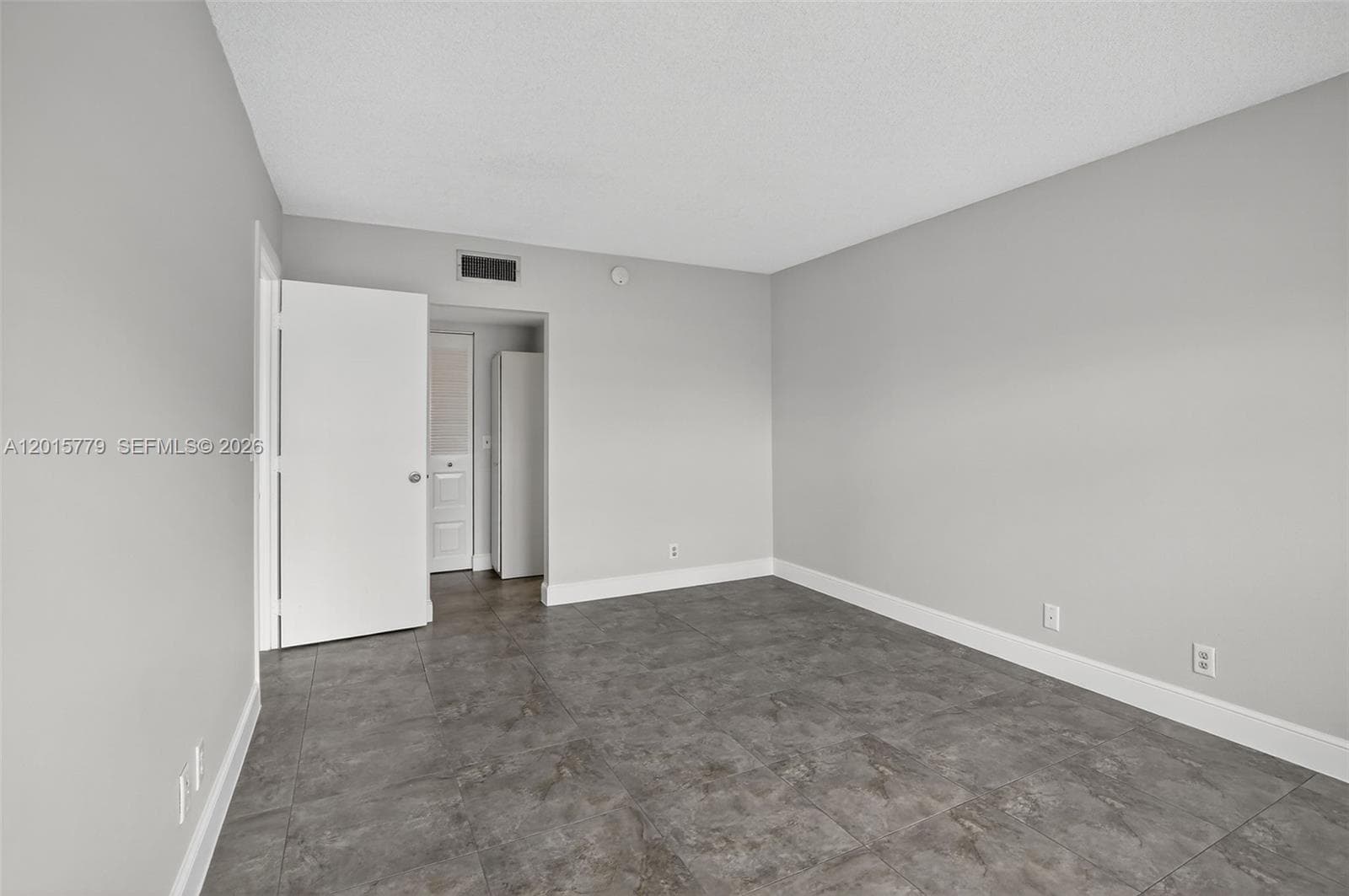 3050 16th Ave 407 photo 11