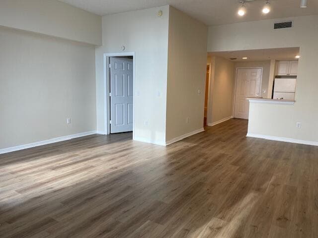 255 Evernia Street 513 photo 10