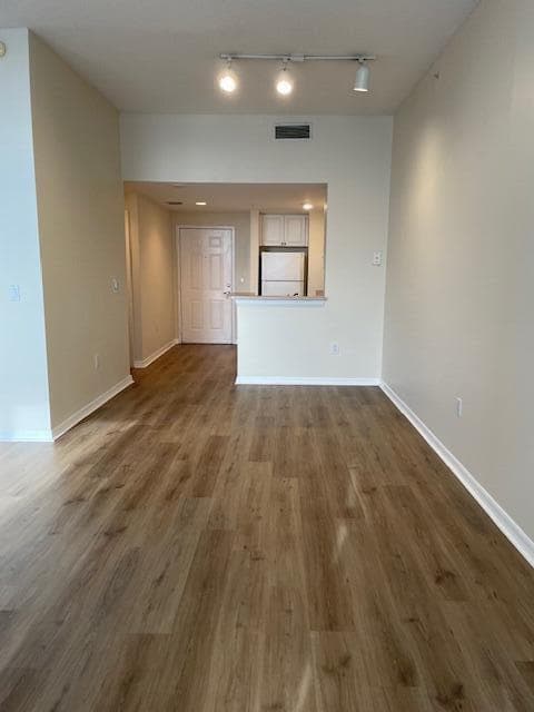 255 Evernia Street 513 photo 8