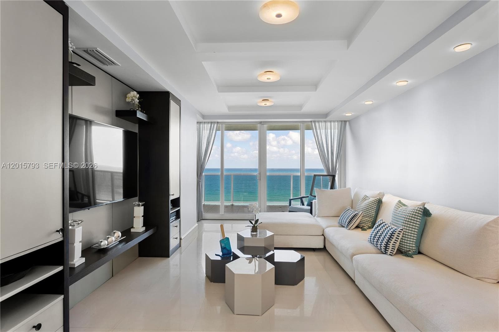 19111 Collins Ave 806 photo 6