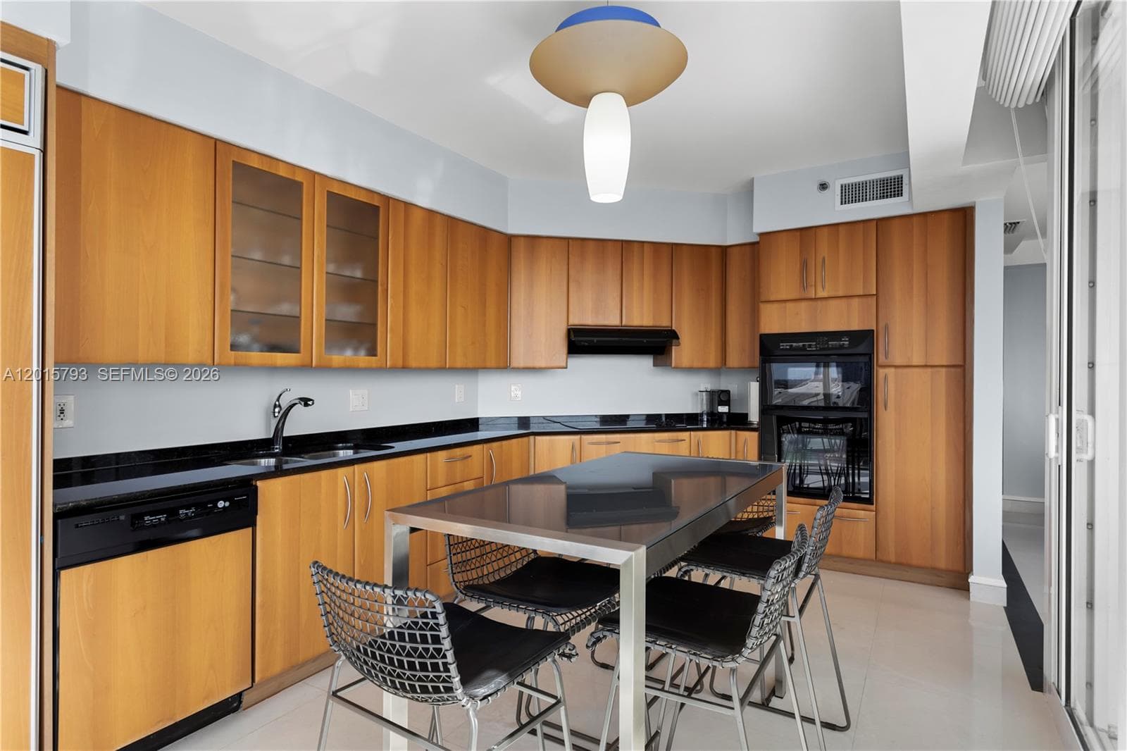 19111 Collins Ave 806 photo 14