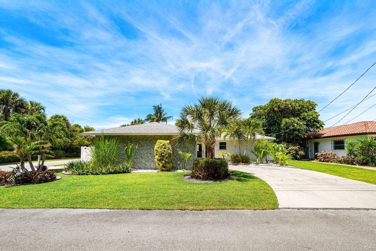 106 Periwinkle Drive photo 1