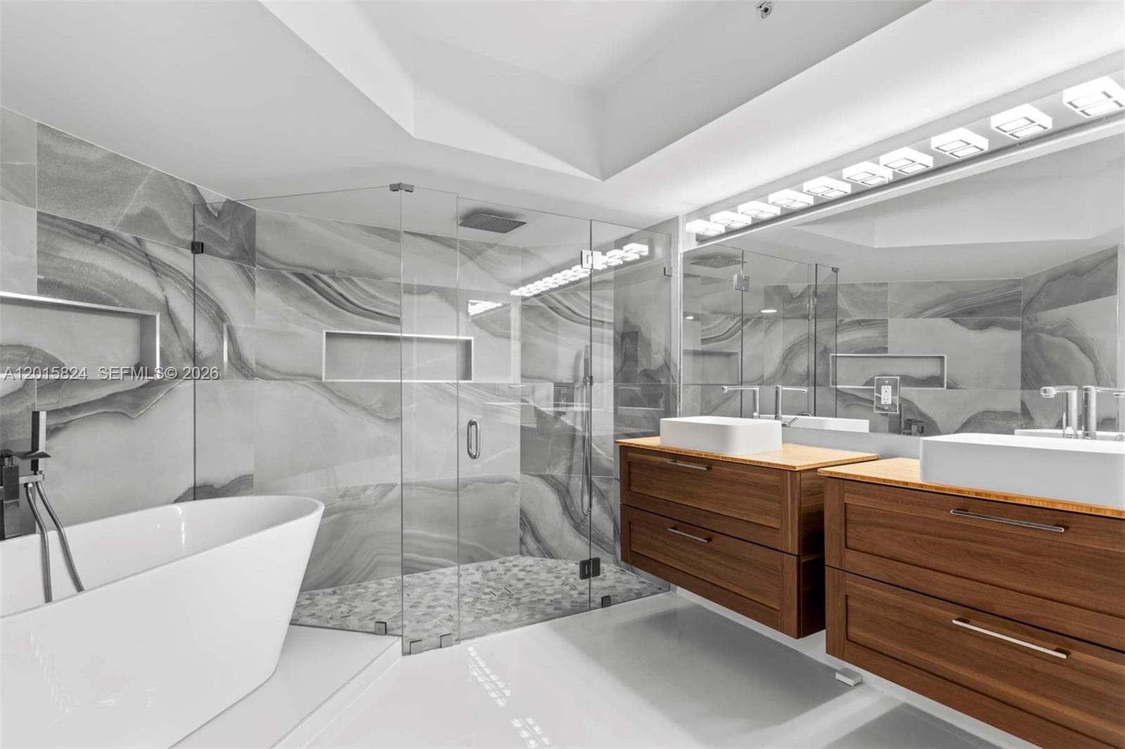 21055 Yacht Club Dr 1409 photo 25