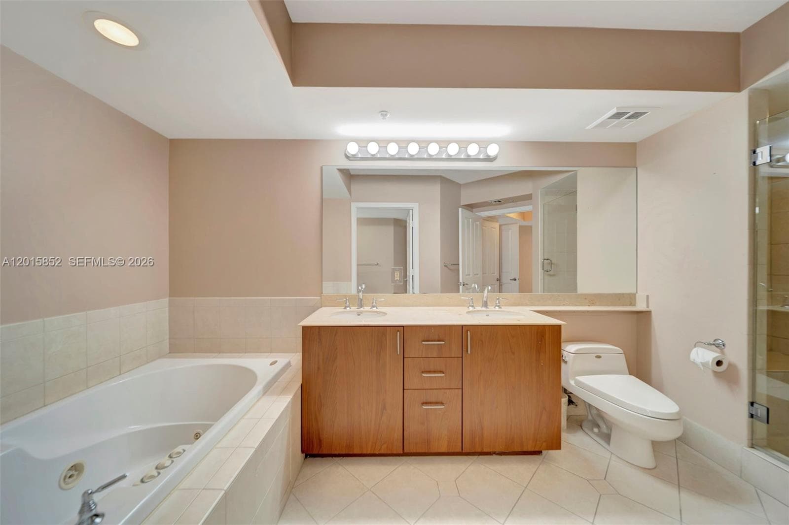 401 4th Ave 203 photo 22