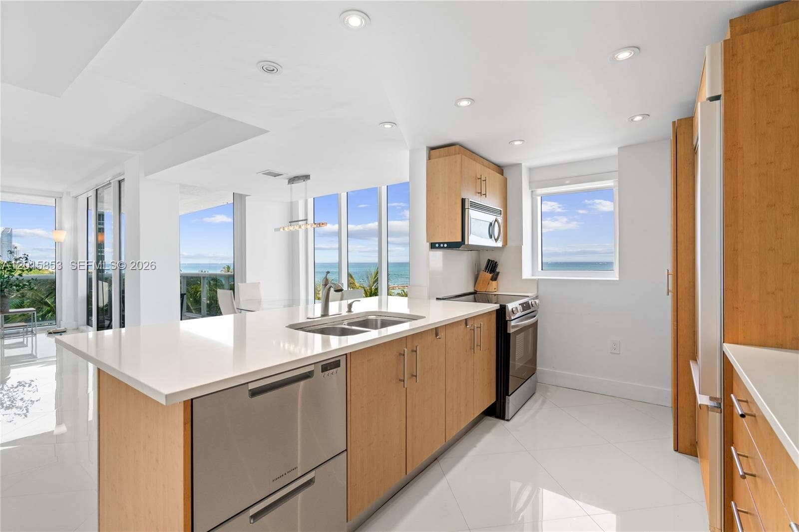 10275 Collins Ave 509 photo 9