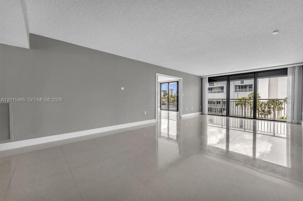 3100 48th St 318 photo 4