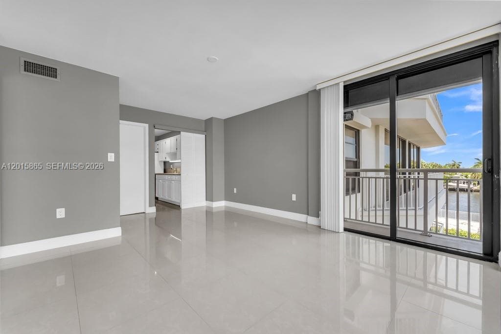 3100 48th St 318 photo 21