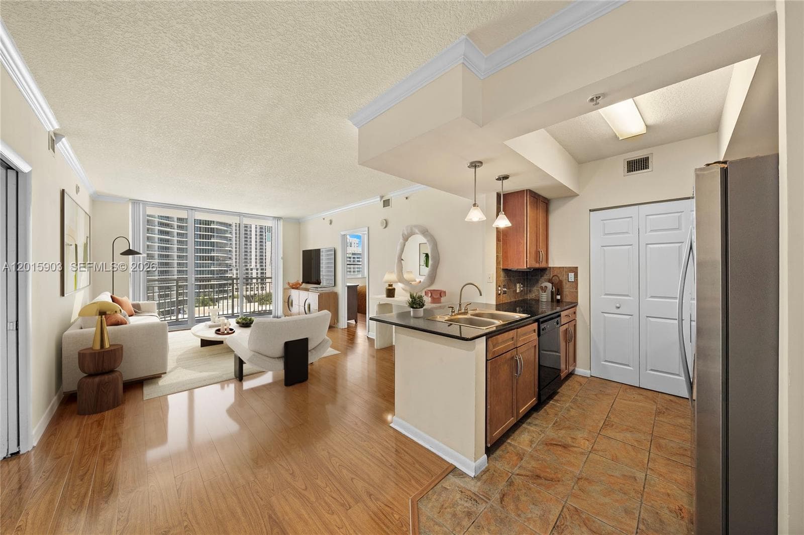 2000 N Bayshore Dr 1005 photo 1