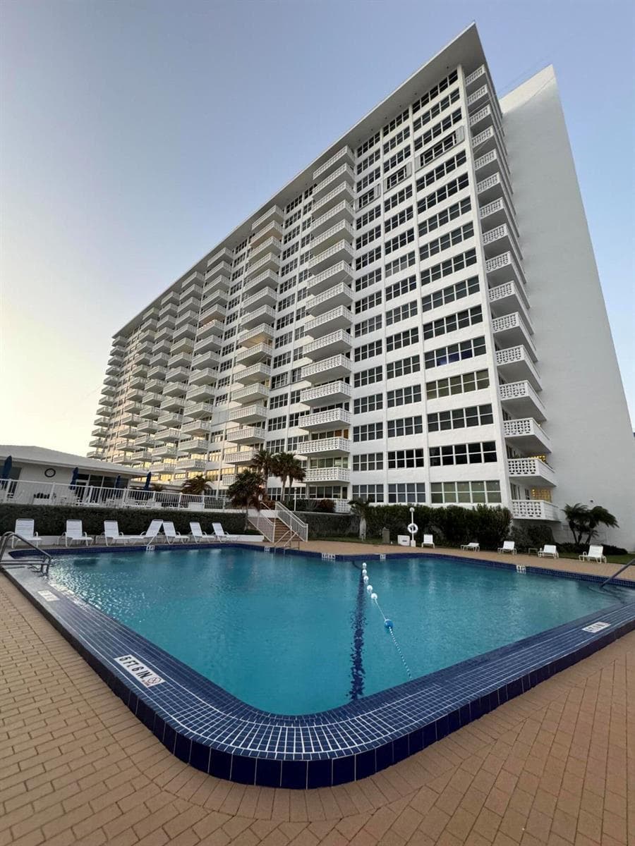 4010 Galt Ocean Drive Apt 206 photo 2