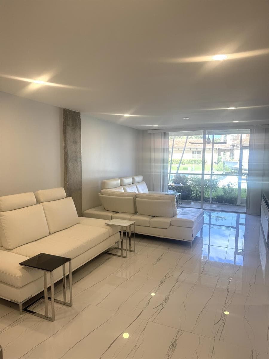 105 Paradise Harbour Boulevard 108 photo 6
