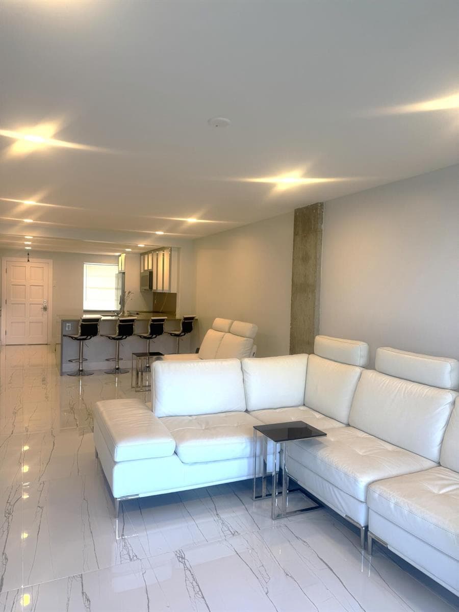 105 Paradise Harbour Boulevard 108 photo 24