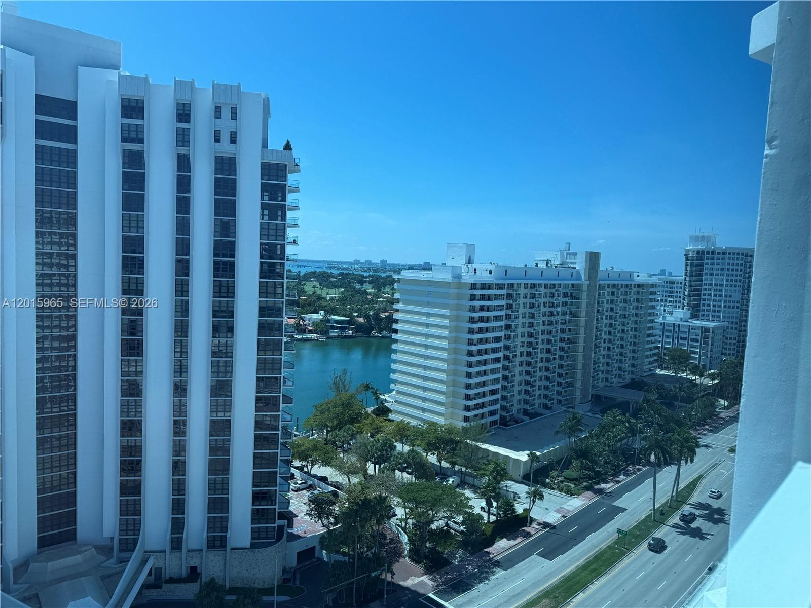 5445 Collins Ave 1606 photo 3