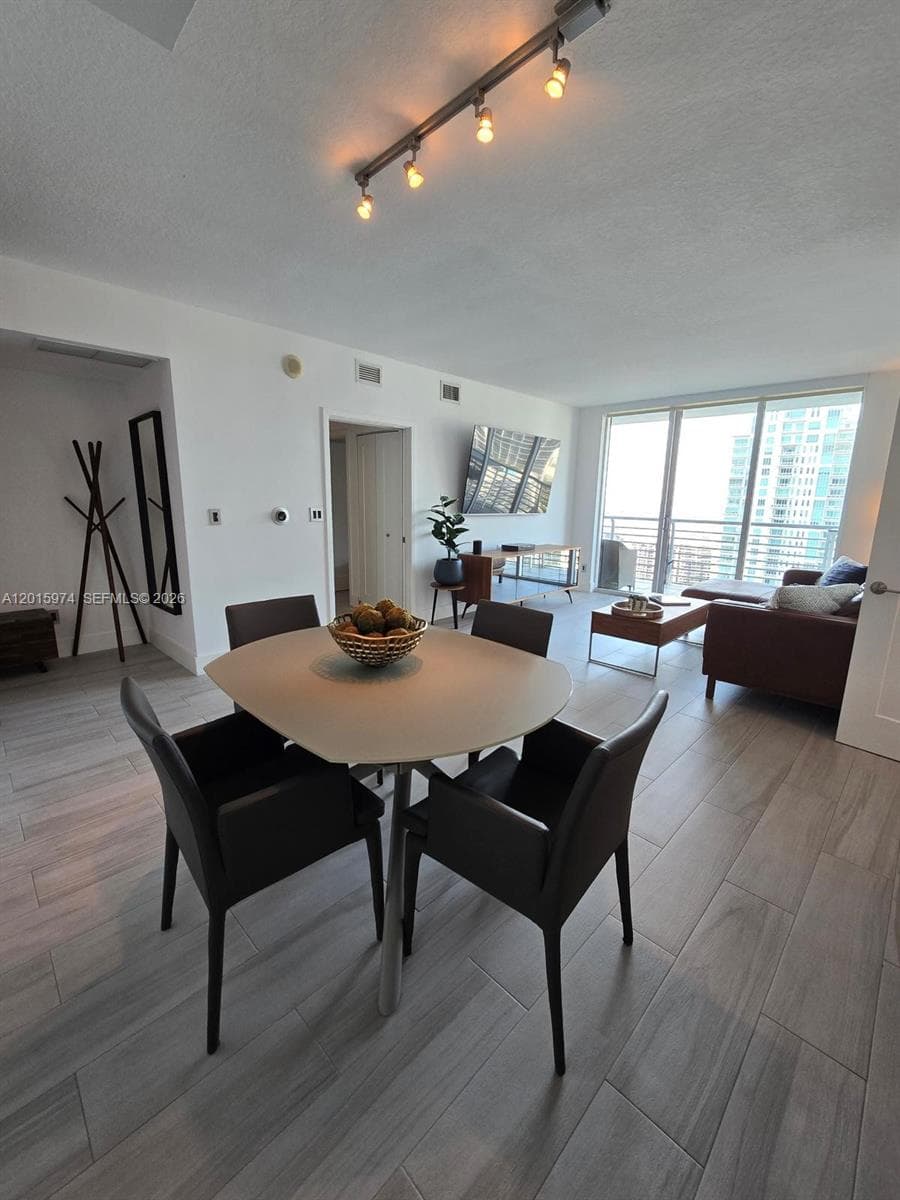 325 S Biscayne Blvd 3719 photo 23