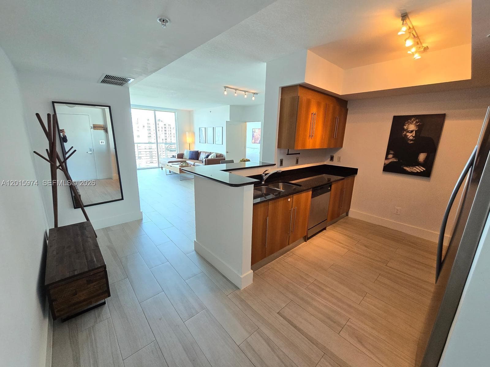 325 S Biscayne Blvd 3719 photo 3