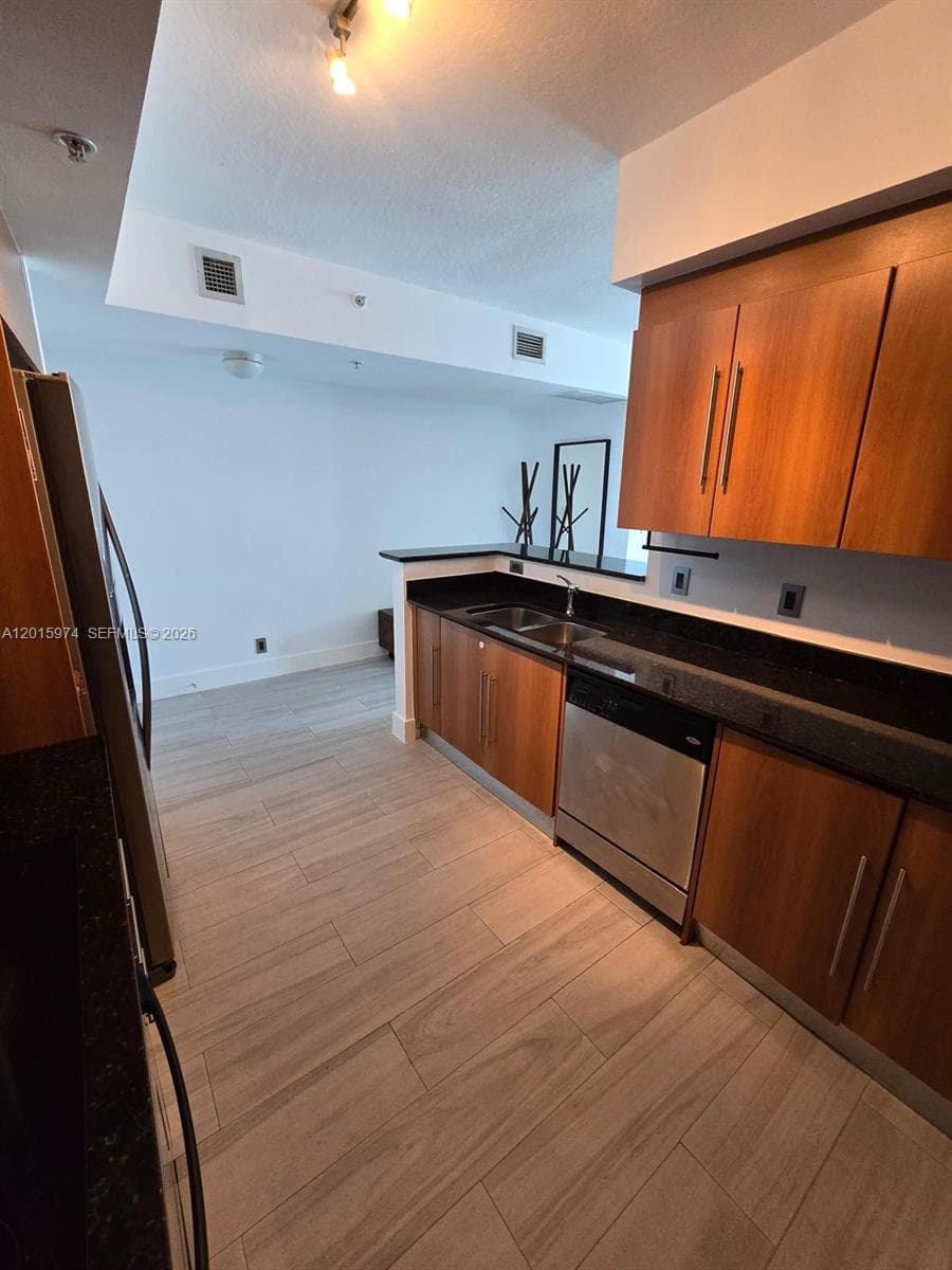 325 S Biscayne Blvd 3719 photo 9