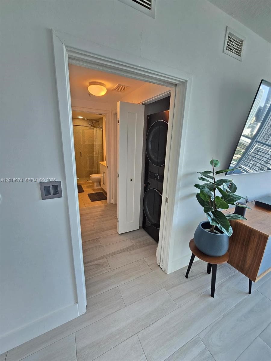 325 S Biscayne Blvd 3719 photo 24