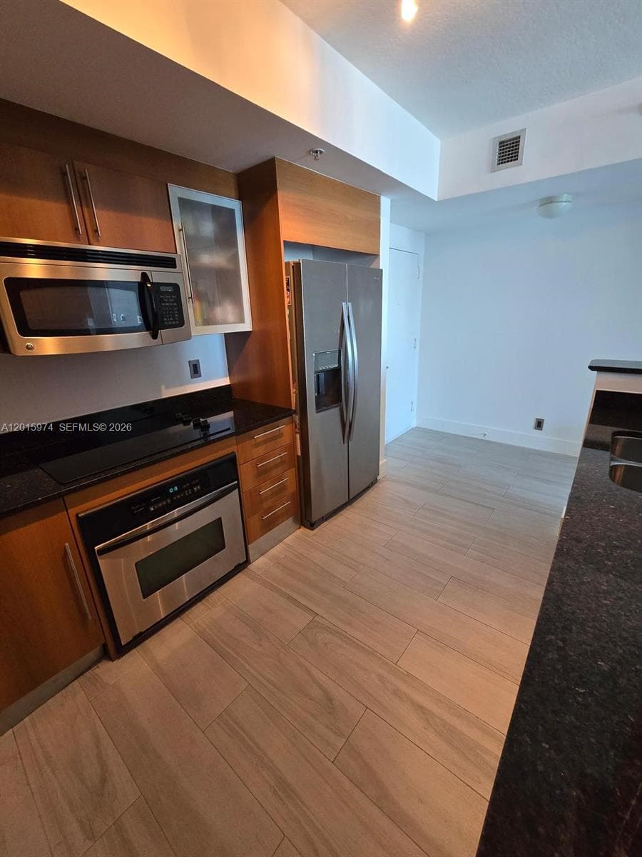 325 S Biscayne Blvd 3719 photo 10