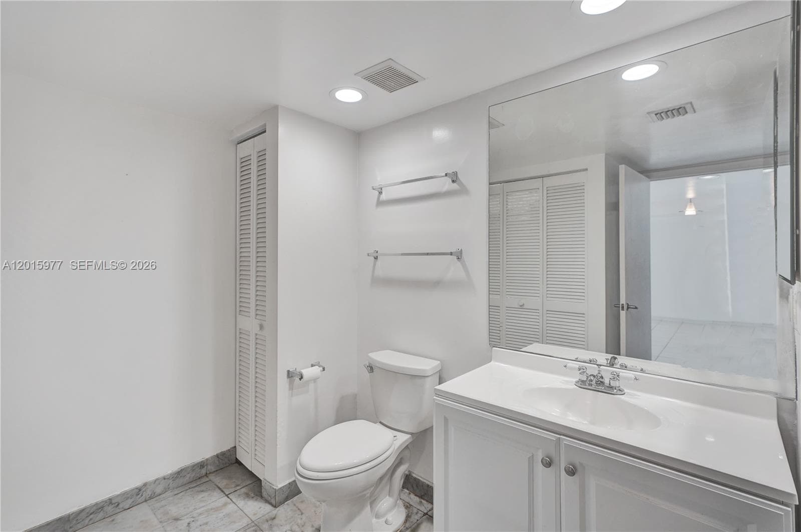 16425 Collins Ave 2715 photo 17
