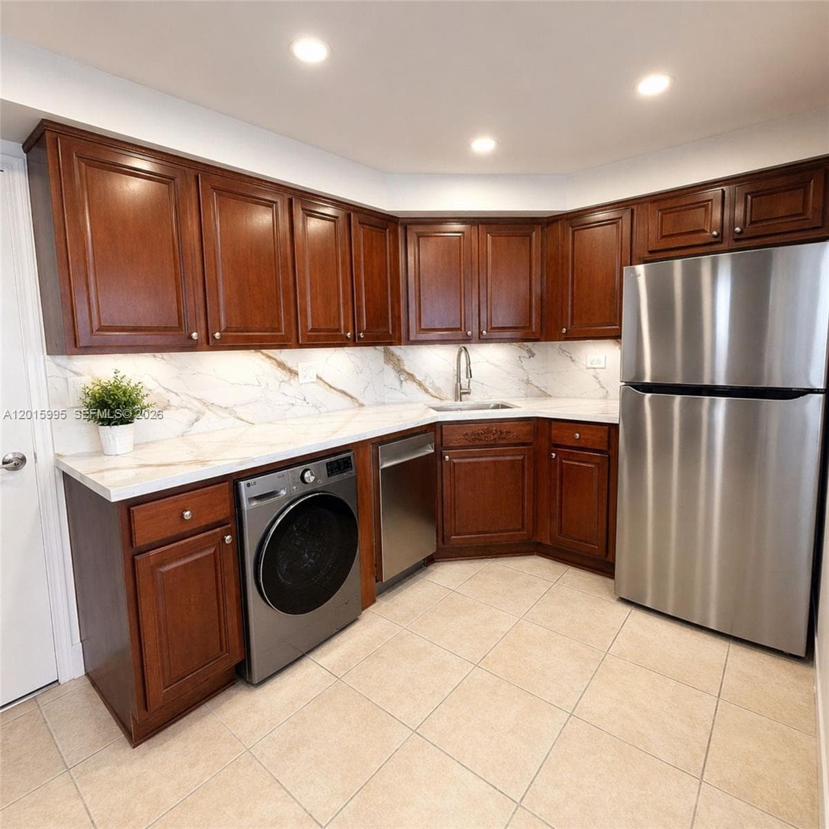 1408 Brickell Bay Dr 1104 photo 4