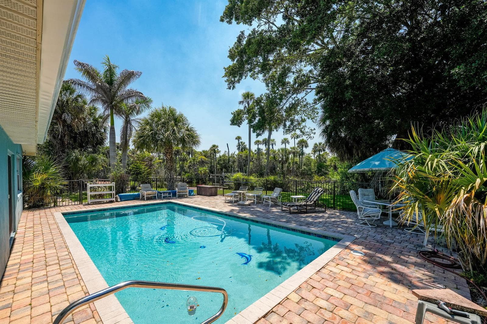 108 Carlisle Lane photo 6