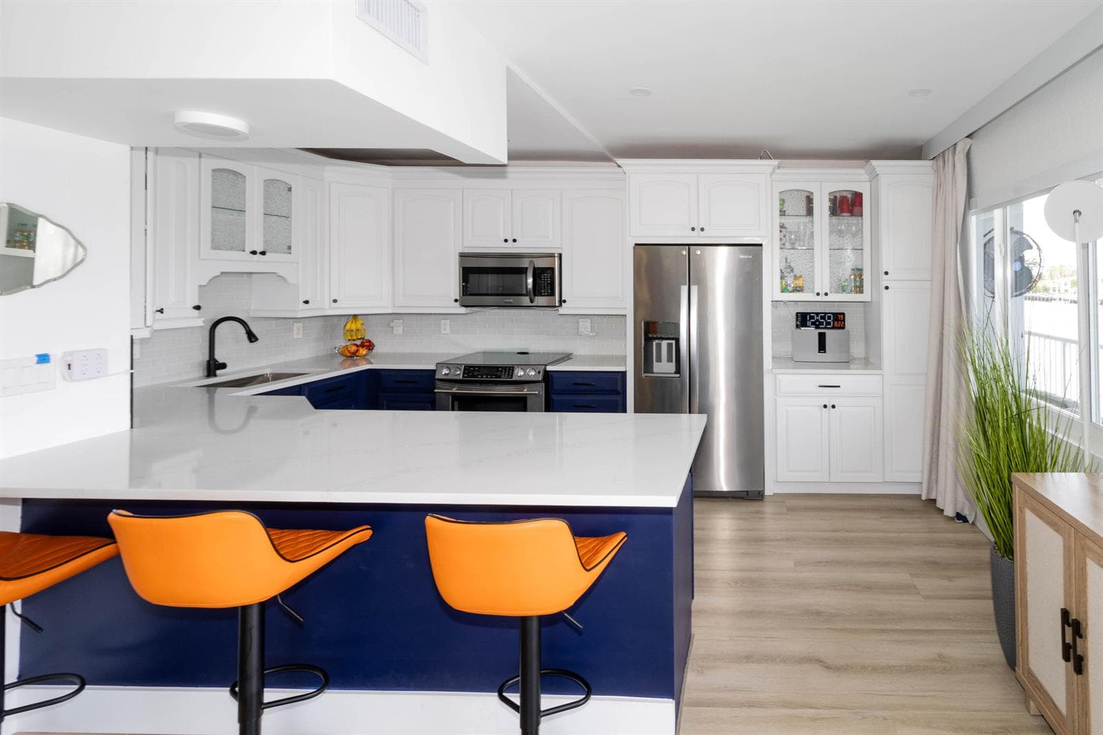 1201 S Riverside Drive 208 photo 16