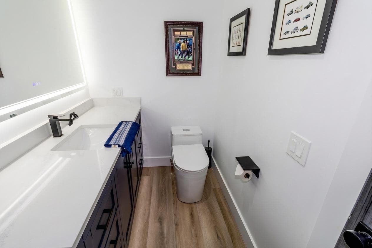 1201 S Riverside Drive 208 photo 10