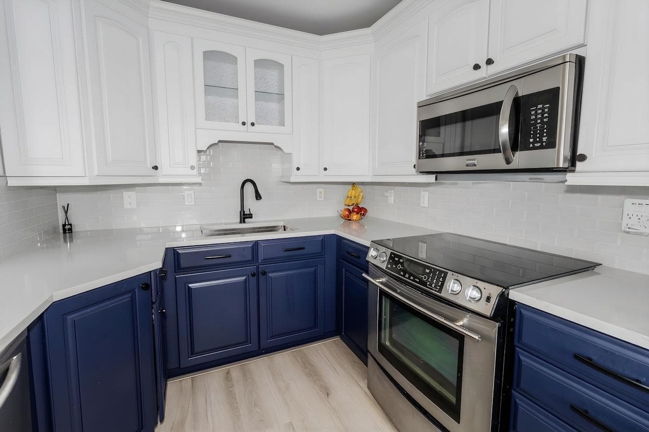 1201 S Riverside Drive 208 photo 18