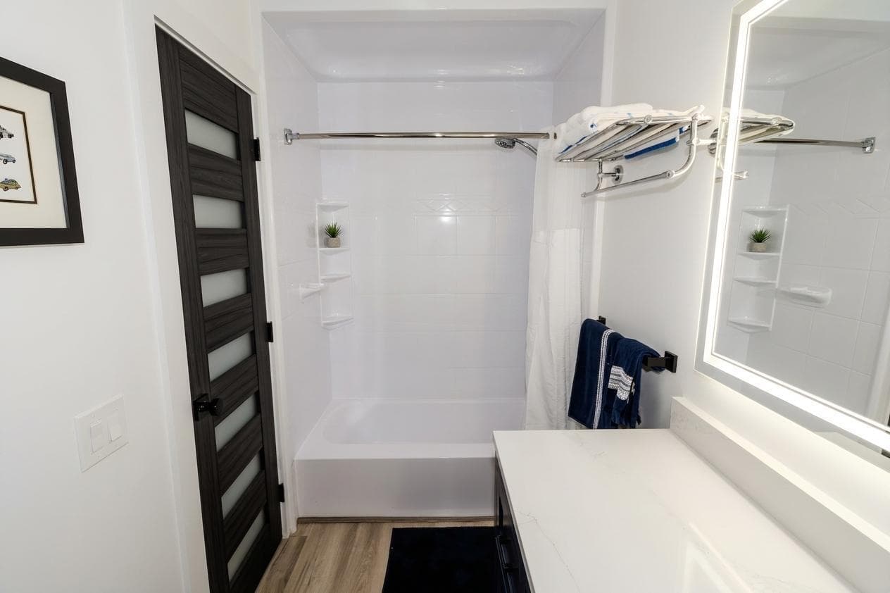 1201 S Riverside Drive 208 photo 8