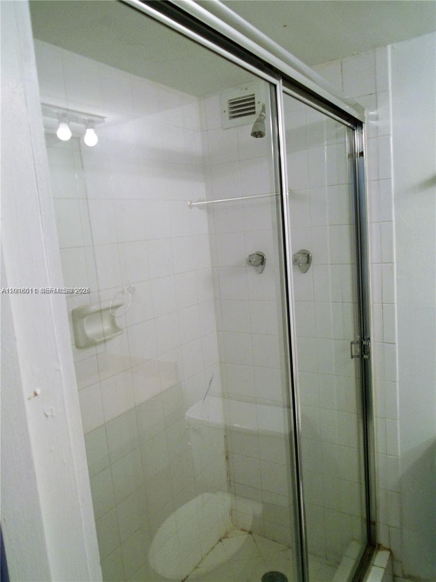 6770 INDIAN CREEK DR 6-D photo 20