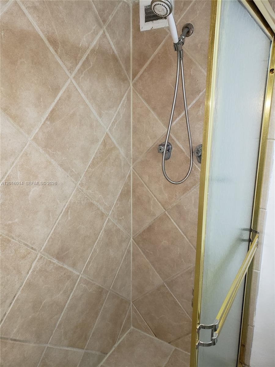 6770 Indian Creek Dr 7P photo 10