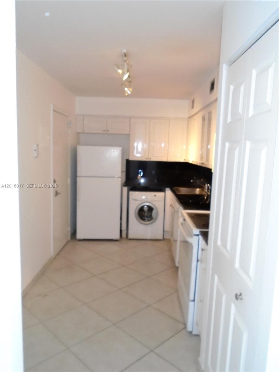6770 Indian Creek Dr 6R photo 21