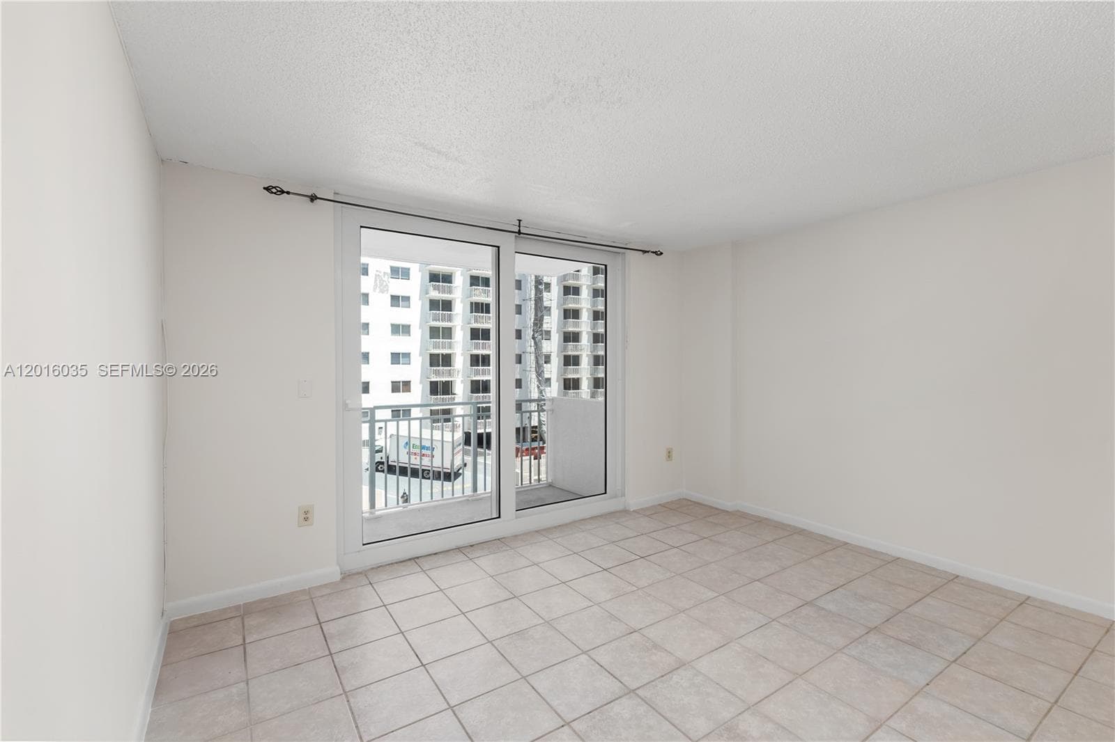 345 Ocean Dr 424 photo 7