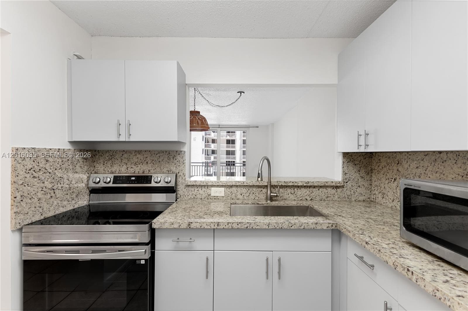 345 Ocean Dr 424 photo 3